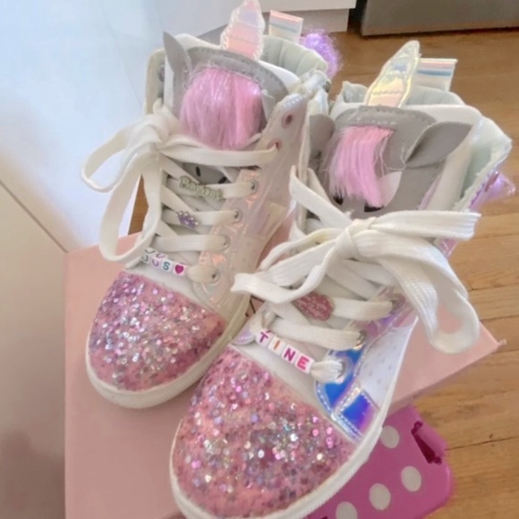 Girls Sneakers